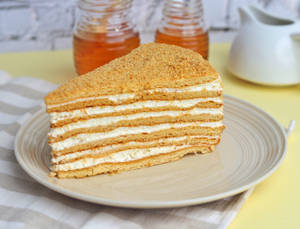 Hive Honey Cake 100 Gm
