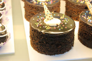 Dark Chocolate Well Cake