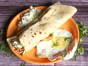Noodles Stuffed Egg Roll
