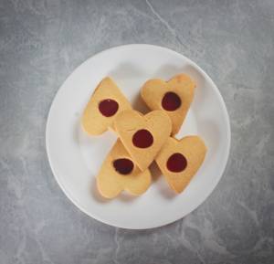 Biscuit Jelly Heart (170 Gms)