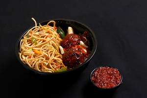 Veg Hot Garlic Noodles Bowl