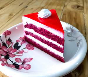 Red Velvet Pastry (1 Slice)