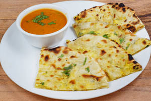 Chicken Naan With Gravy [1pc.]