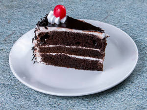Black Forest Pastry with Egg (Per Piece)