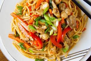 Schezwan Chicken Noodles