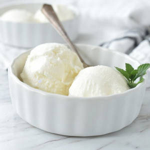 Vanilla Ice Cream With Toppings