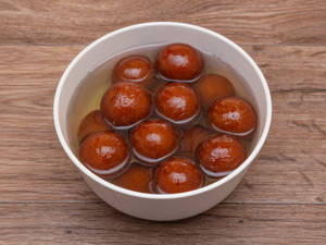Gulab Jamun (6 Pcs)