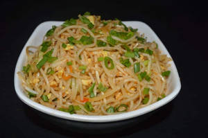Egg Hakka Noodles