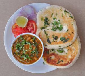 Chole Kulcha Combo