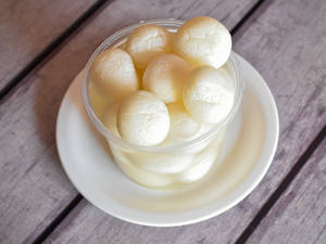 White Rasgulla