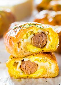 KETO- CHICKEN CHEESE SAUSAGES ROLLED IN AN CHEESY EGGY MASALA OMELETTE