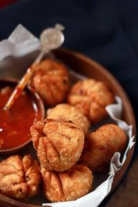 Veg Fried Momos (6 Pc)