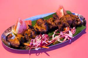 Dhuaandhar Murgh Tikkaa