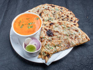 Garlic Naan With Gravy
