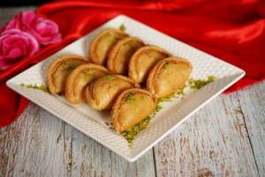 Gujiya Meethi