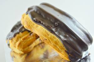 Eclairs (2 Pieces)