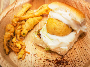 Cheese Vada Pav (1 Pc)