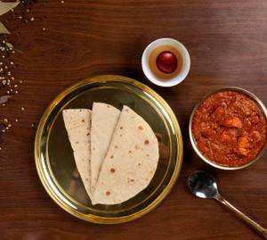 Chicken Butter Masala Roti Thali Combo