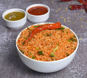 Cinnamon's Special Triple Schezwan Rice veg