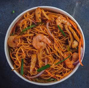Schezwan Hakka Noodles [Serves 1- 2]
