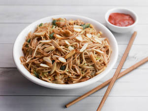 Egg Chicken Hakka Noodles