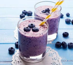 Blueberry lassi