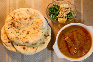 Chicken Korma & 2 Khameeri Roti