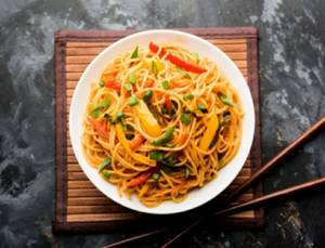 Veg Schezwan Noodles(full)
