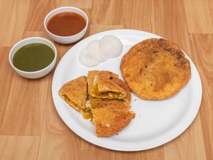 Pyaaz (onion) Kachori