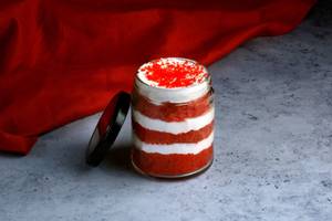 Red Velvet Jar Cake