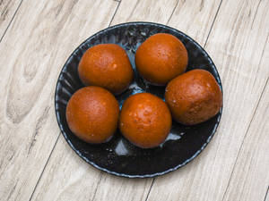 Kesar Pista Gulab Jamun