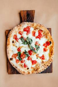 Regular Tomato and Cheese Pizza