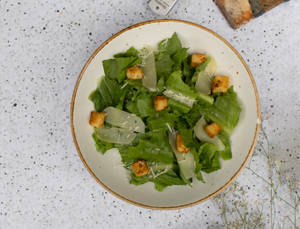 Olive Caesar Salad (V)