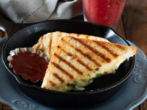 Grilled egg sandwich [4 pieces]