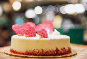 Butter Scotch Cake (Heart Shape) (1kg)