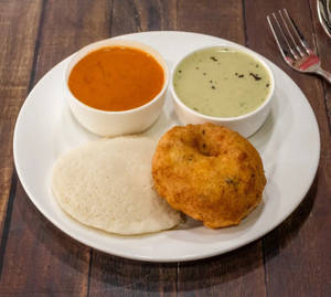 Idli 1 + Vada 1