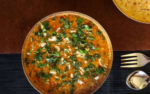 Achari Dal Khichdi + Papad + Pickle [600 Ml]