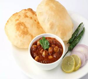 Chola Bhatura (2 Pcs)