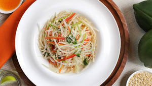 "som Tam" Raw Papaya Salad