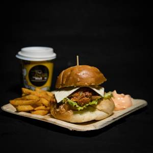 Burger stuffed with pulled chicken + local potato fries + fresh lemonade + dipping sauce