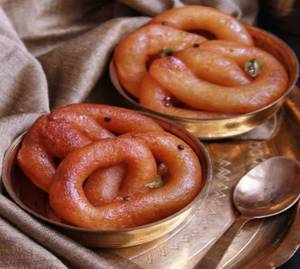 Hot Chanar Jilapi [4pcs]