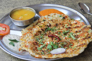 Mixed Veg Uttapam [1 pc] [chutney and sambhar.[serves 1]]
