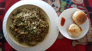 Vegbiryani With 2pcs Masala Pav