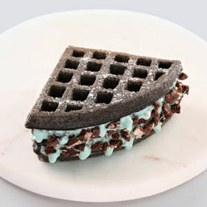 Kiki and Oreo Cream Waffle (Cookies and Cream)