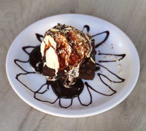 Brownie With Ice Cream
