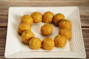 Besan Laddu
