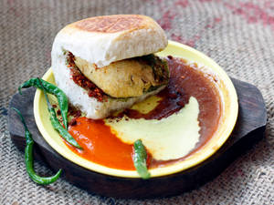 Butter Vada Pav