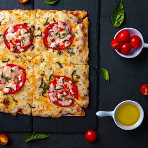 Classic Margherita Pizza [12 Inch]