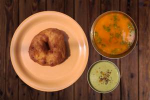 Vada (1) Sambhar