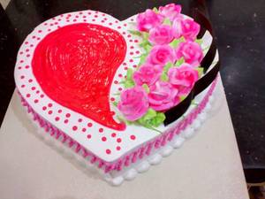 Fresh Cream Vanilla Strawberry Heart Cake [2 Pound]